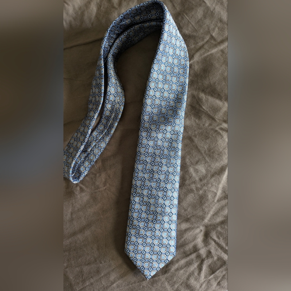 Elegant Blue Patterned Tie